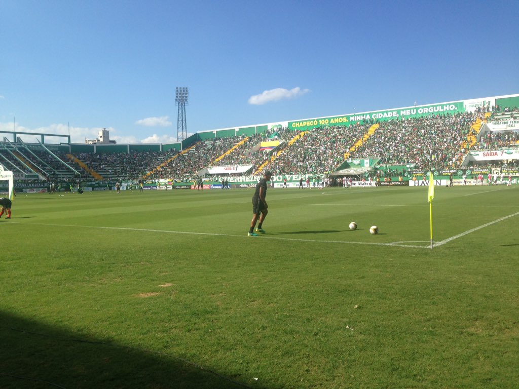duduflorao's tweet photo. Equipes já no aquecimento. #finalsc https://t.co/qOzfXyXN0s