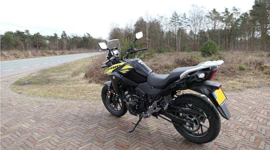 Startersmotor's tweet photo. #Suzuki #V-Strom 250 test staat online!  https://t.co/hdDgzaDMuz … #motorrijden #motoren #motorcycle #review #A2 #35kW #Vstrom https://t.co/cW25p0jCss