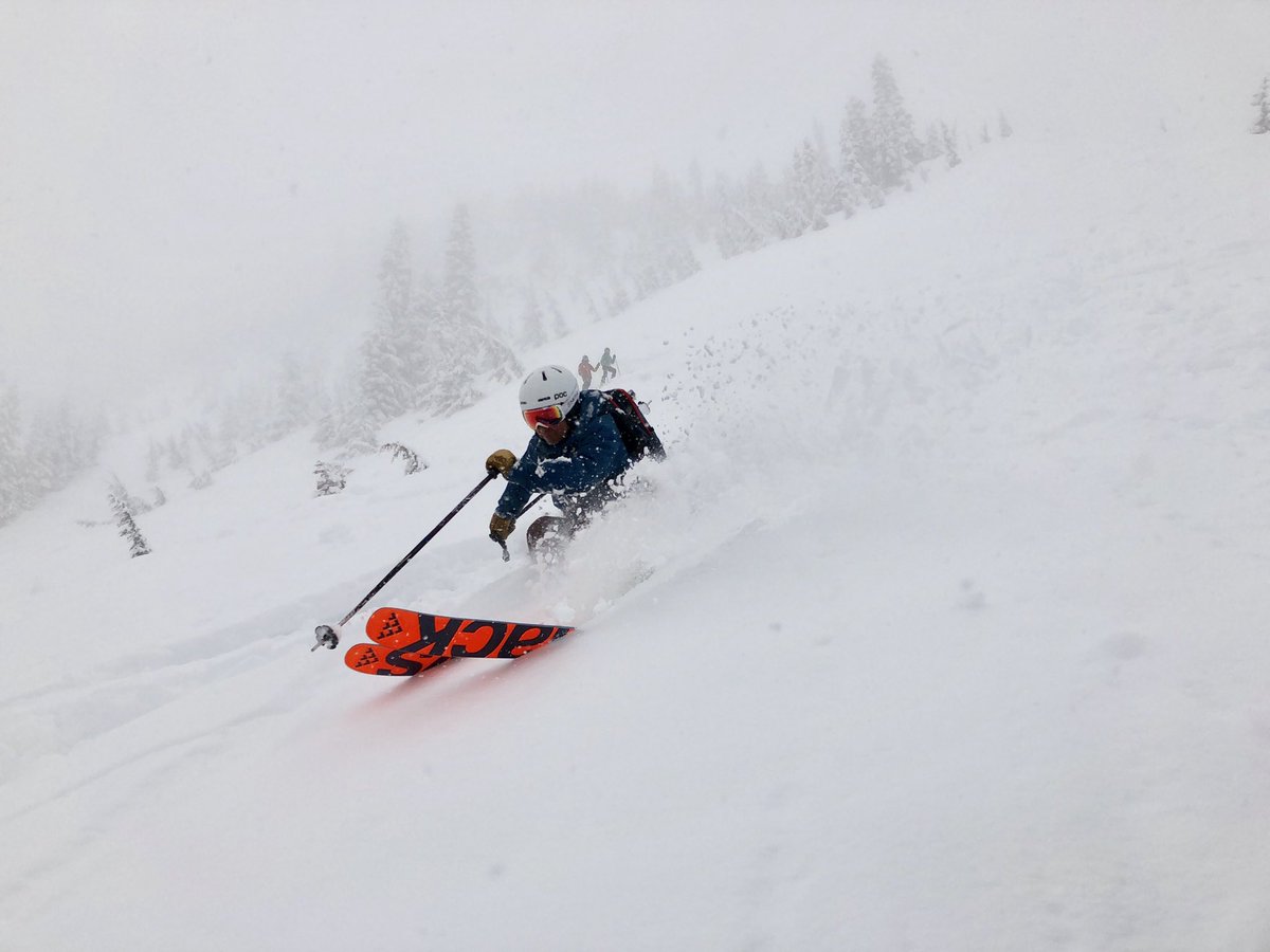 StevensPass's tweet photo. Watching friends ski some Sunday pow! #springpow #stevenspass https://t.co/WAMVDsgzYm
