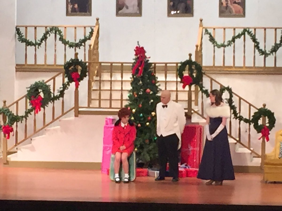 DarylChandler's tweet photo. South Doyle students amaze me!! Annie 2018 was outstanding! #OneTribe https://t.co/7vAufyAigB