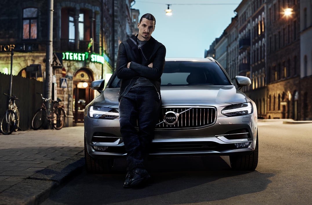 VolvoCarUSA's tweet image. Welcome to the U.S., Zlatan. We’re here for you whenever you need to drive more than 40 meters @Ibra_official #zLAtan