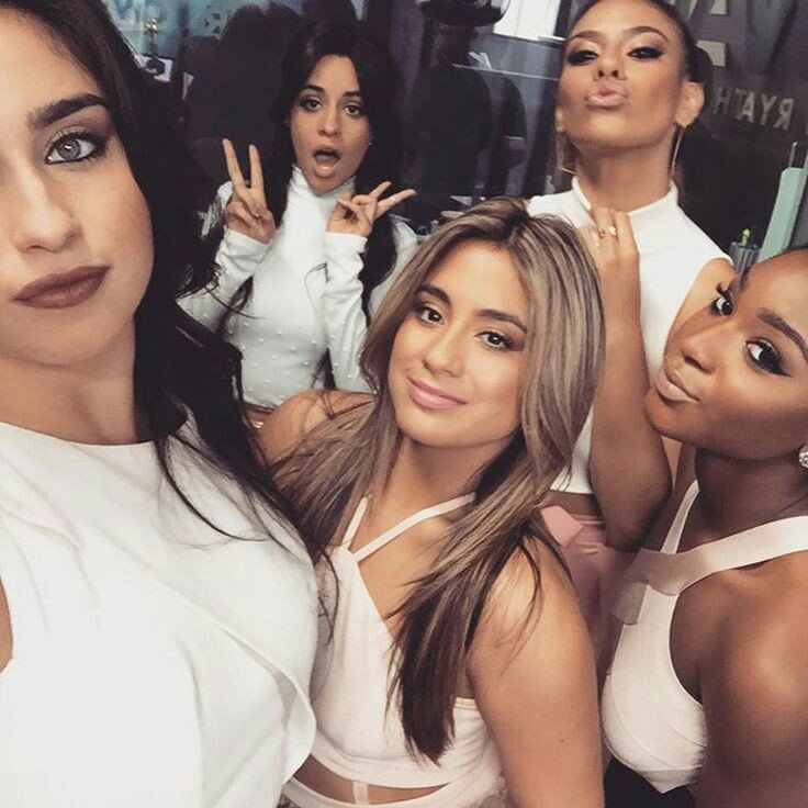 mpljcc's tweet photo. Eu daria o mundo pra ter elas juntas mais uma vez... 
#askharmonizer https://t.co/WvYvafHOhi