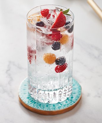 LCBO's tweet photo. Cocktail of the Month: Flavoured Vodka and Soda
So many flavours to choose from in store!
Ingredients:
1½ oz flavoured vodka
4 to 5 oz club soda
Fresh fruit
Herb sprig, for garnish
To an ice-filled rocks glass, add vodka, club soda and fresh fruit. Stir. Garnish with herb sprig. https://t.co/vtEm64cdpa