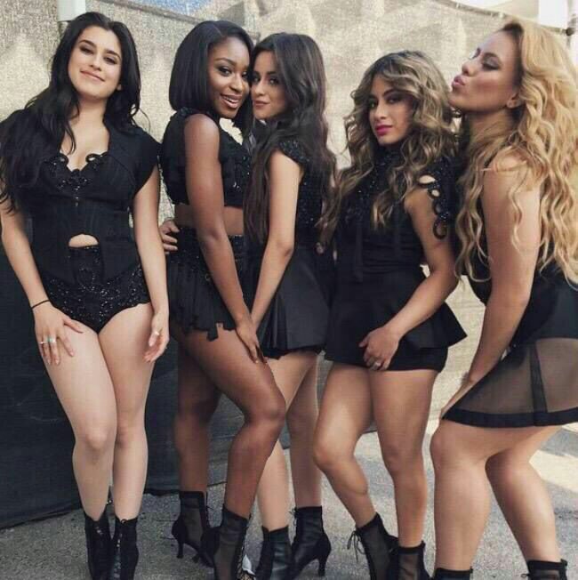 mpljcc's tweet photo. Eu daria o mundo pra ter elas juntas mais uma vez... 
#askharmonizer https://t.co/WvYvafHOhi
