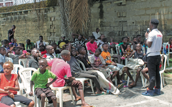 SSIReview's tweet image. Nigerian youth-led organization @StreetPriests helps get homeless kids off the streets by providing mentorship, skills training, education, and other resources: ow.ly/GEKq30jk050