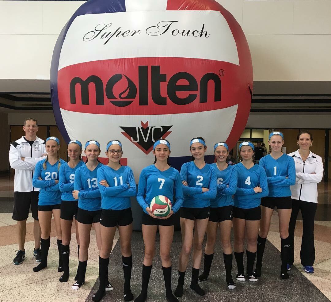 bdavolleyball's tweet photo. Great team photos of our Girls Junior #national teams @ #tampaslam #paradisehitters #juniorhitters &amp; #littlehitters was 📸credit: @valeriebda https://t.co/gkLJ5Gwvwd
