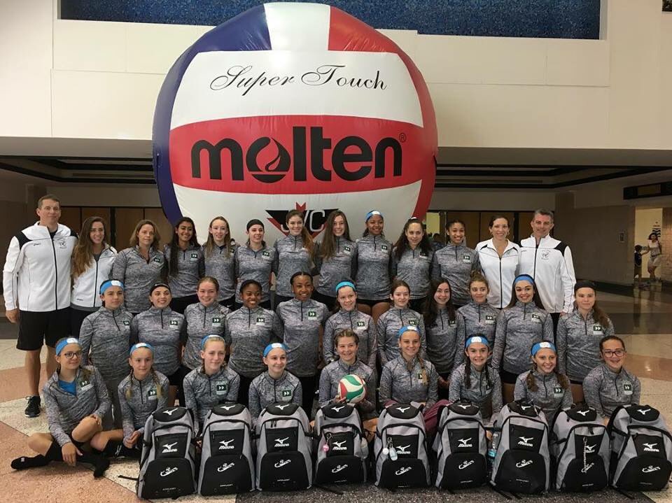 bdavolleyball's tweet photo. Great team photos of our Girls Junior #national teams @ #tampaslam #paradisehitters #juniorhitters &amp; #littlehitters was 📸credit: @valeriebda https://t.co/gkLJ5Gwvwd