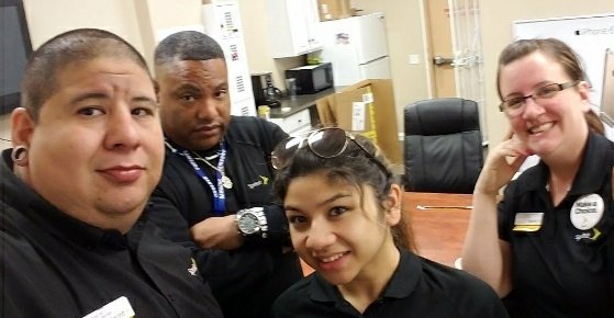 alielitewgcom1's tweet photo. Rolling with this Crew for a few years now, #Solid, #SalesOriented, #Focus #ReadyforanyChallenge how many dealers or locations can say that? I feel bless to have this people next to me #TeamUs #WeAreElite @JamesLeeWC @Hilda_L3P @BritAtSprint @Errol_sprint Happy Sunday #Sprint https://t.co/eRjBShsOKM