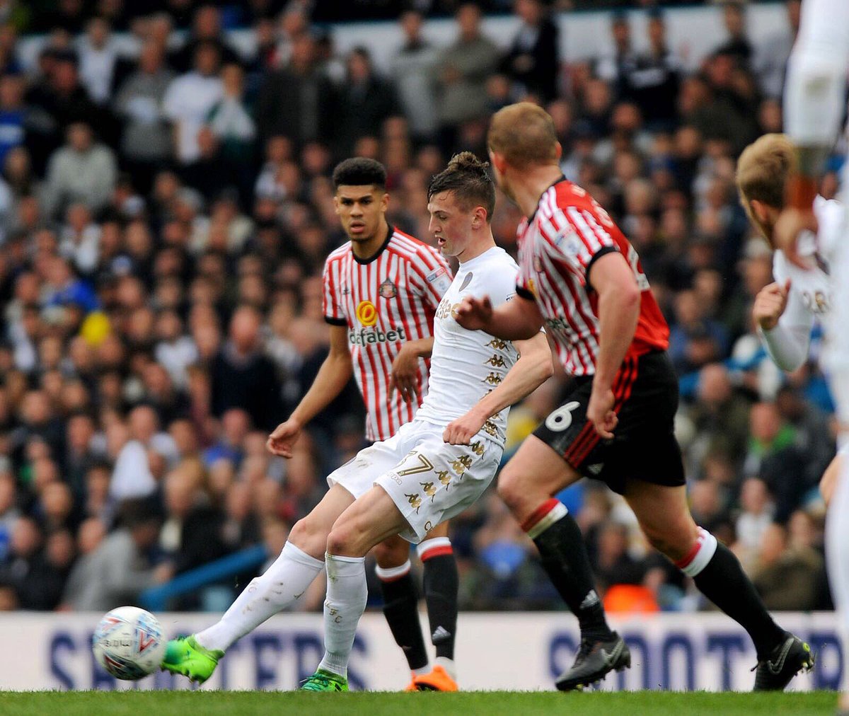 Delighted to make my <a href="/LUFC/">Leeds United</a> debut yesterday. Atmosphere at Elland Road was quality👏🏼⚽️ #MOT