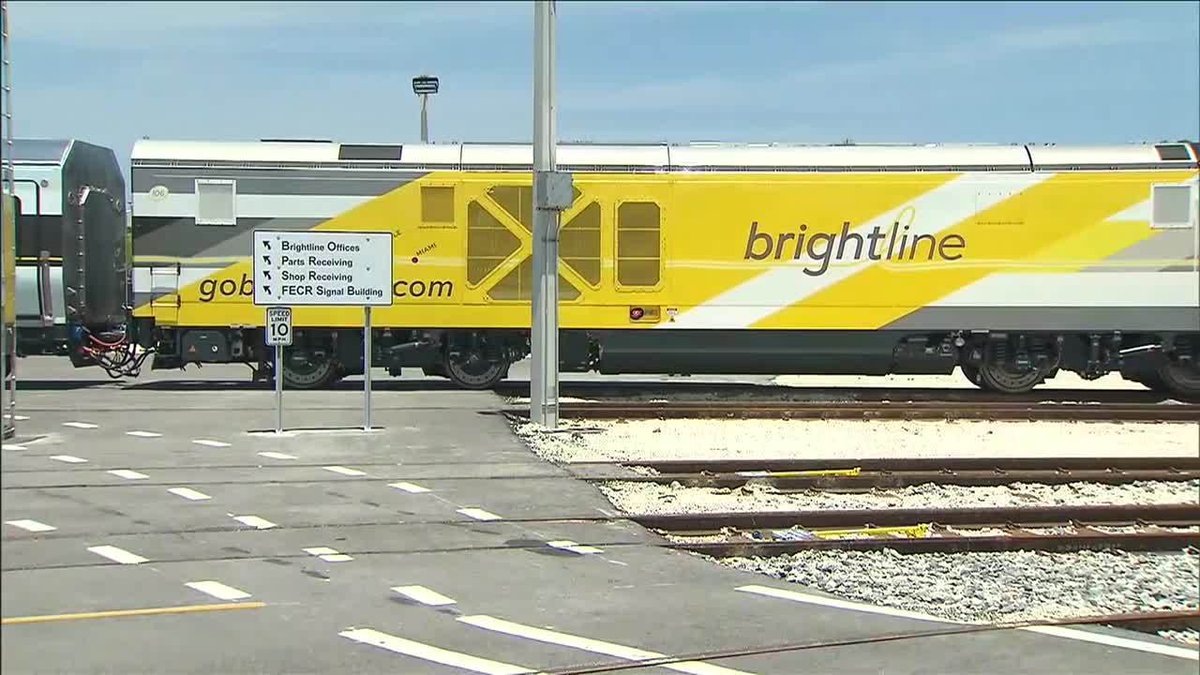 #BREAKING Man struck and killed by Brightline train in Delray Beach bit.ly/2GKZ4xF https://t.co/7Edli60l8g
