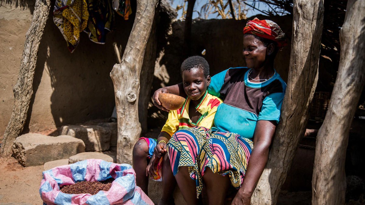 WaterAidAmerica's tweet photo. W/ reliable access to #cleanwater, Josephine from #BurkinaFaso started her beer-brewing business, bringing in more $$ for her family. 

Read how she, w/ support from WaterAid &amp; local govt partners, made it happen: https://t.co/82GiT3O7Lt #FirstTimeEntrepreneur #BusinessWoman https://t.co/Y1vuohjSni