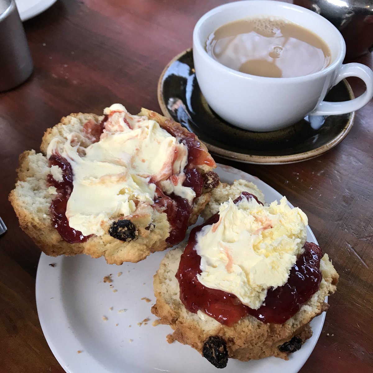 Delicious @nt_scones today @NTGreysCourt slight crunch to the outside, soft & delicious inside & it was massive! Perfect for a drizzly wet Sunday 😊