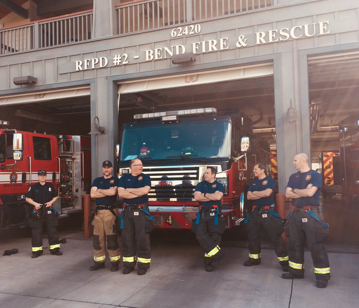 firedogphotos's tweet photo. So much fun being in Bend, OR again and catching up with E4 who was out on wild land fires last Summer when I tried to get them... @bendfirefighter @VisitBendOR @BendOregon https://t.co/Y957eDwv5v