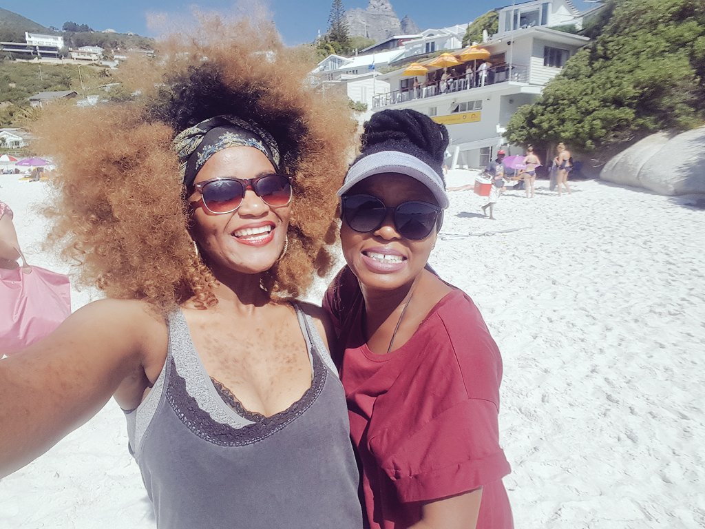 AdoringTankiEm's tweet photo. Make up free Tanki Em out at the beach with designer, Nehanda https://t.co/Mqj0zYkYH3