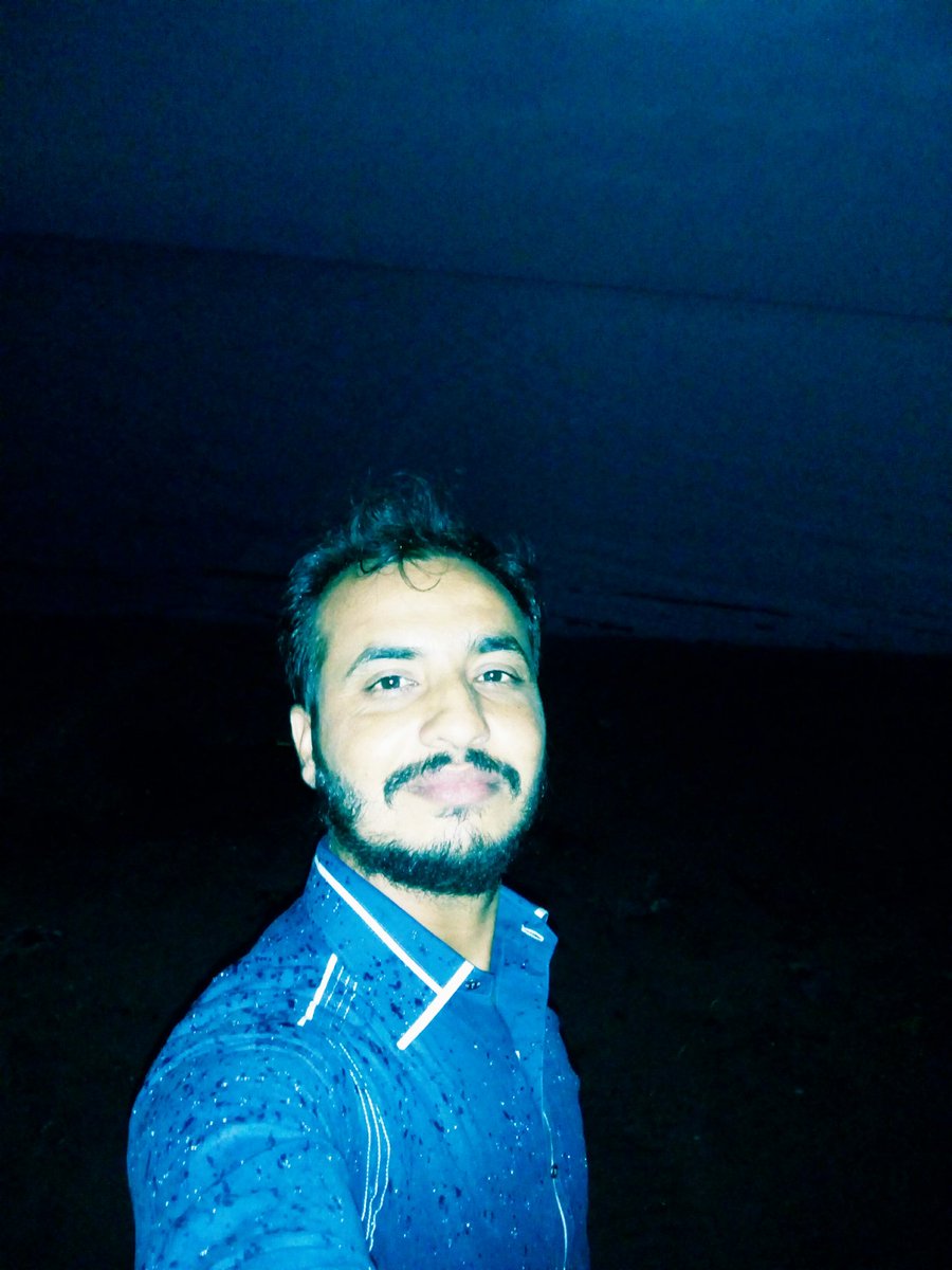 alikhaniazi's tweet photo. بلیو پہننا ضروری ہے.. 
#Bluepic https://t.co/HxBjI5CctC