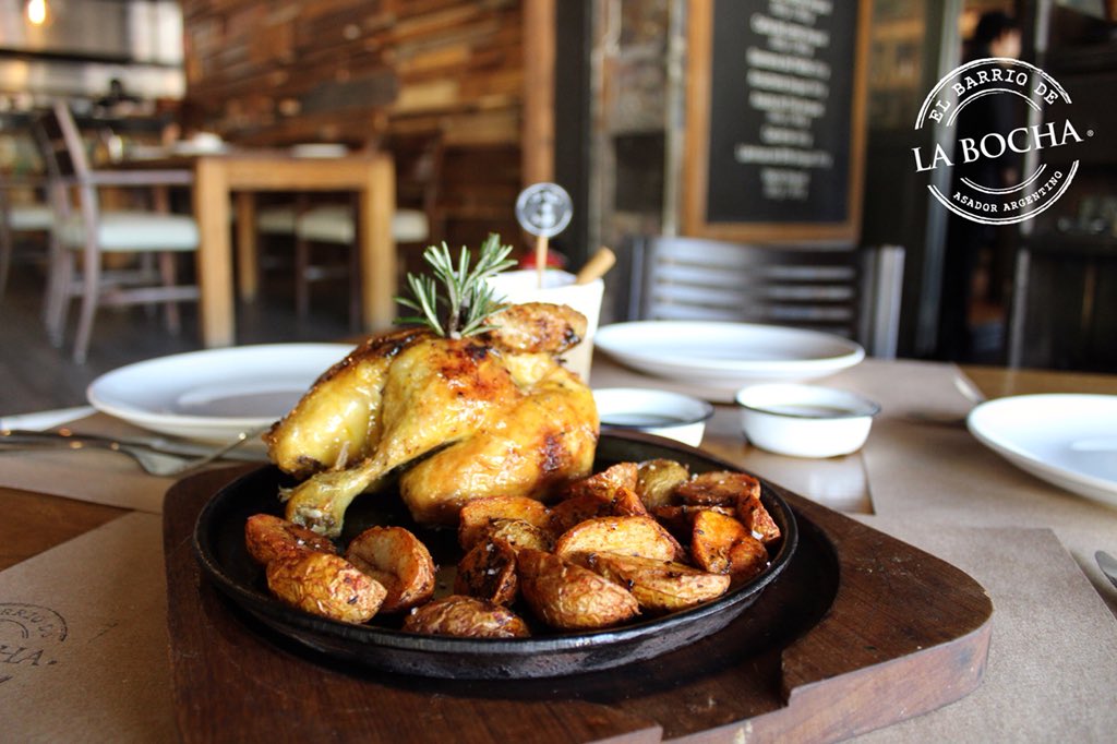 labochacuerna's tweet photo. Para esta tarde, de nuestro rosticero, un pollito 🐥 con papas, romero y el sazón de La Bocha.
📍Av. Río Mayo esquina Av. Teopanzolco #domingo #polloconpapas https://t.co/HzCbILDp65