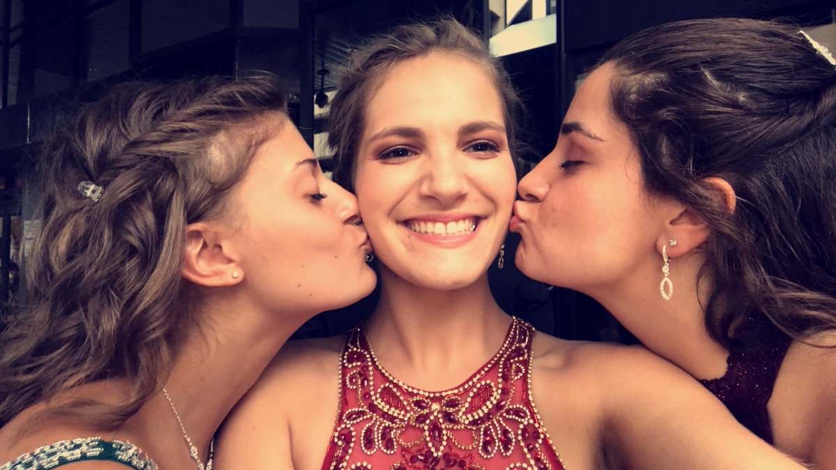 katrina_marie04's tweet photo. Prom w my favorite people💗 https://t.co/bjPGPZkktW
