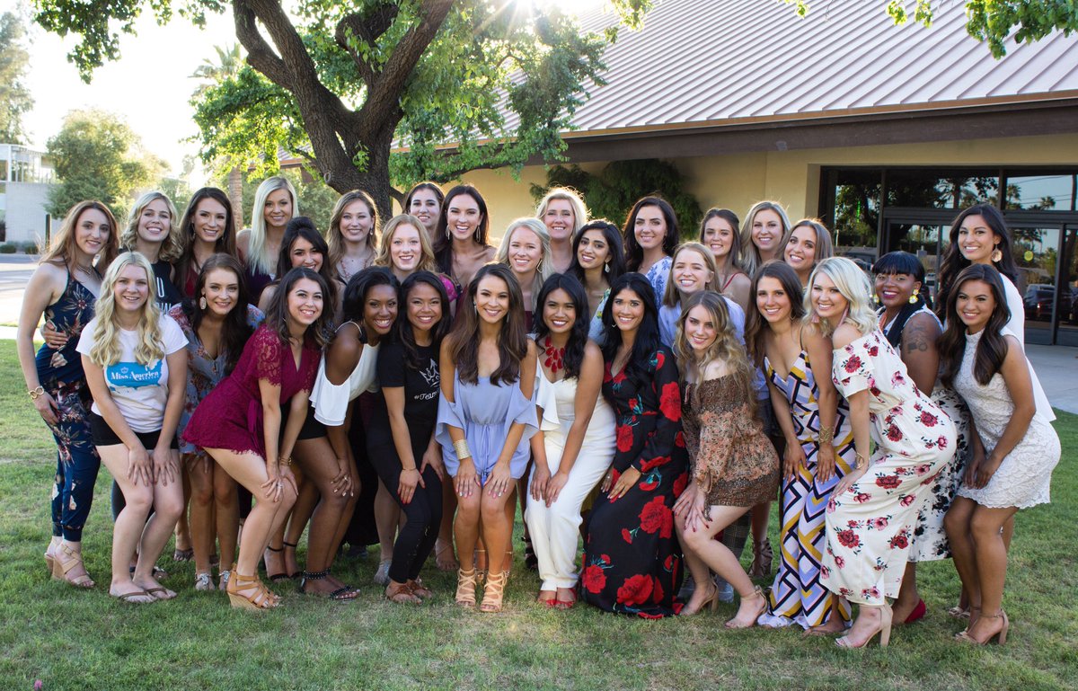 missazorg's tweet photo. 2018 is for Q U E E N S 👑 Introducing your 2018 Miss &amp; Teen contestants! #MissArizona #MissAZOT #MissAZ2018 #WhoWillSheBe #MissAmerica #MissAmericaServes https://t.co/ltBKklY973