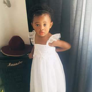 kuliroberts's tweet photo. THABO Pls help my daughter was kidnapped by two ladies driving a grey car small car with a Lesotho registration numberplate was not seen they could be on highway now going to Lesotho if you see it or my daughter call 0722394661 or the police I'm on highway as we speak looking too https://t.co/j5LlZcn7S3