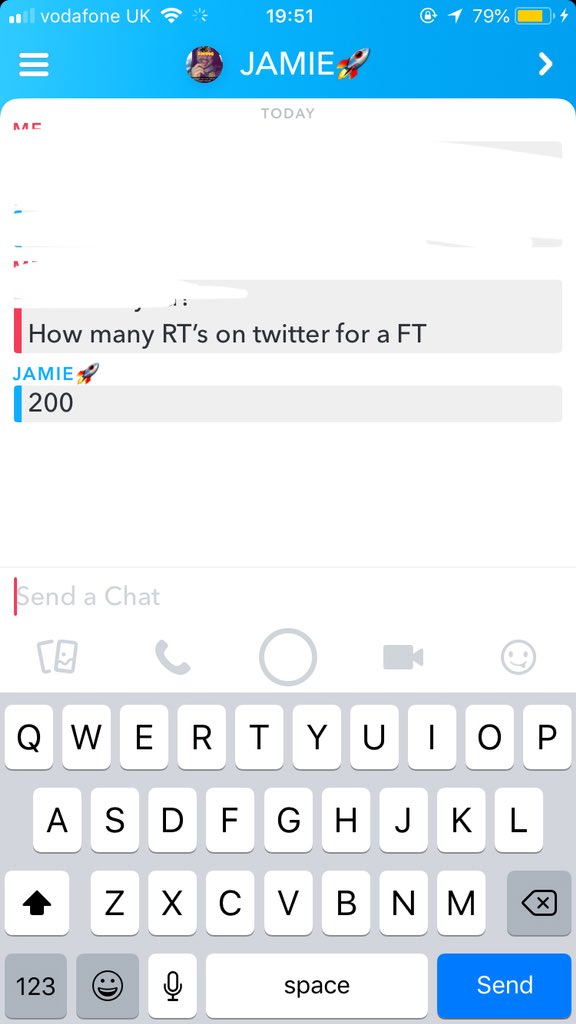 carolinex95's tweet photo. Everyone RT this please and help me get 200 RT’s https://t.co/vJXvaJJ8WK