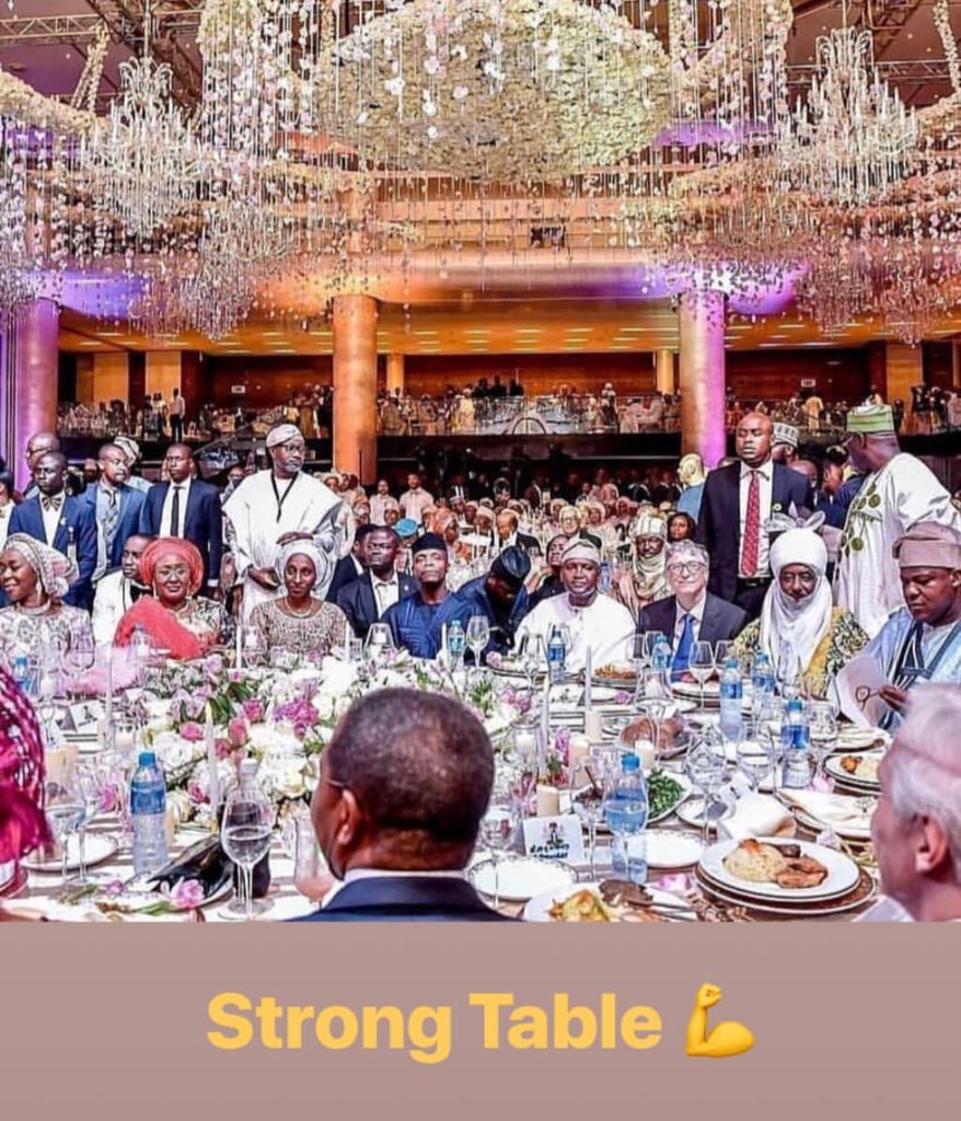iysydney's tweet photo. #BBNajia the way Ebuka shake this table ds nite heeen!!! Am still yet to find where Nina and miracle fall put Lol #friendzone #myEveryrhing https://t.co/ySV4wDjO9X