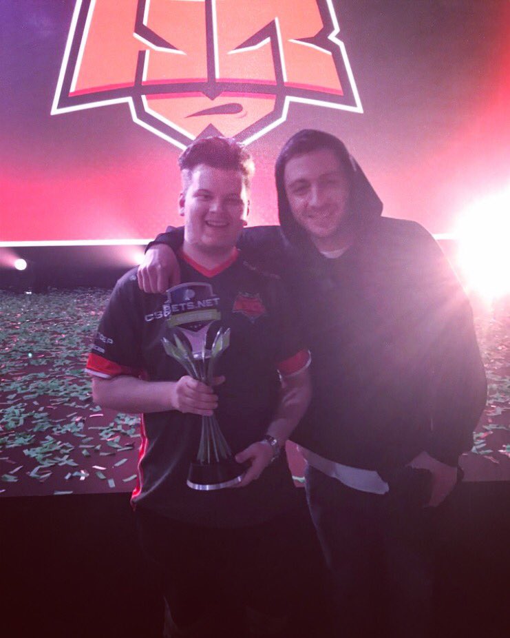 unclestrike's tweet photo. with champ #BetsNetMasters @DeadFoxcsgo https://t.co/022fzDbzCt