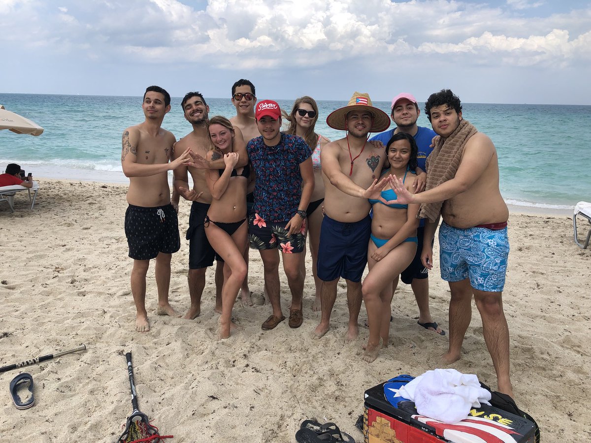 AlphaDeltaGamma's tweet photo. Must be nice being psi chapter in Miami! https://t.co/Q47U0zzDM8