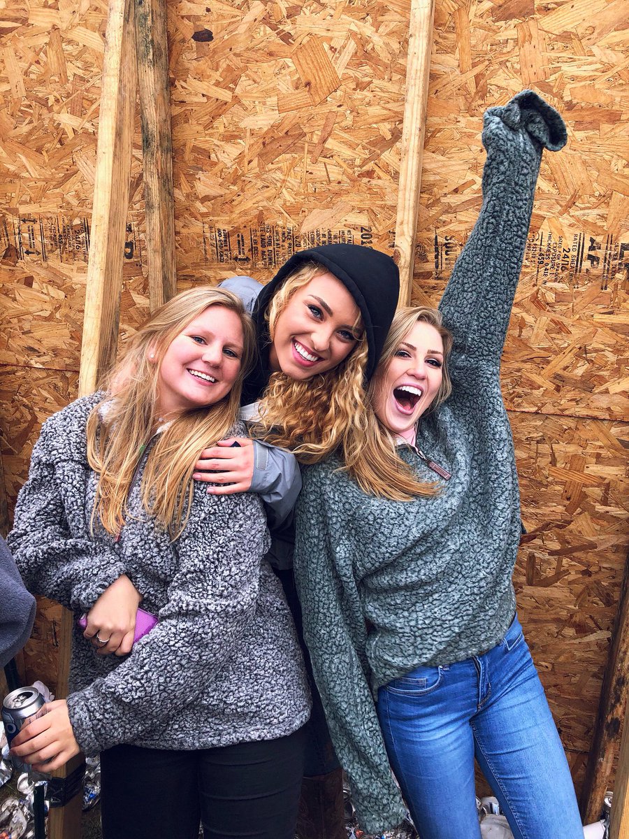 addiemcdonnell's tweet photo. the cold didn’t stop us #chillyfest https://t.co/E5Kdc6NNgl