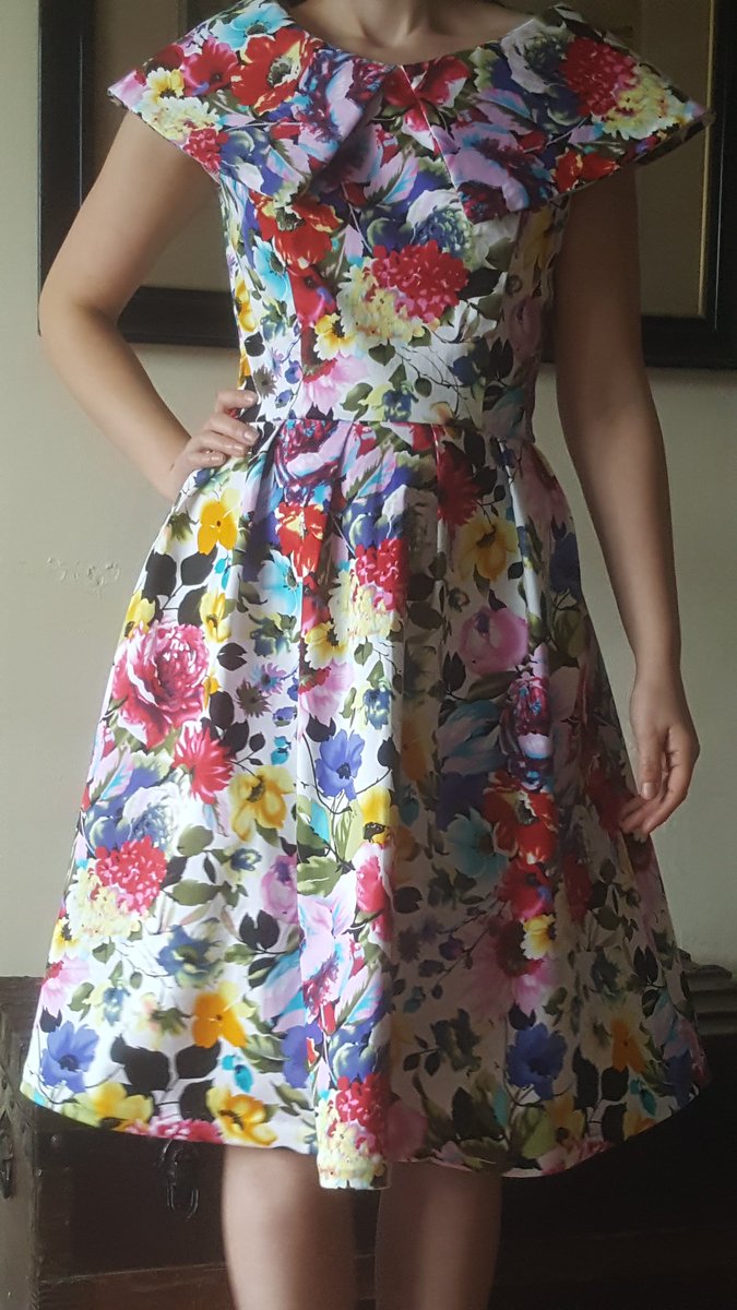 AdelFountain's tweet photo. Another one sewn up from an original vintage pattern number 3422. I need to make it again already 😍 @SewSimplicity #sewing #simplicitybyme https://t.co/rwhD0TrBE2