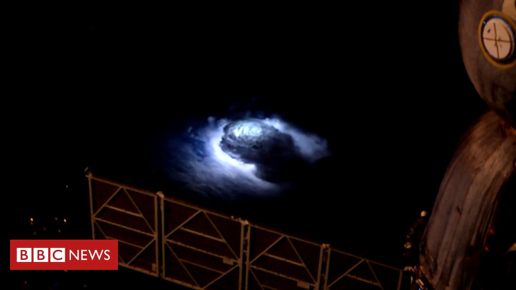 Elec_Universe's tweet photo. Hunting mystery giant lightning from space: "The #BlueJets are not very well studied because they're very faint. They're mainly blue. Also they're not necessarily associated with lightning. They pop up now and again and they're very mysterious" https://t.co/HT6Ve68I6h https://t.co/5lxvEETkgI
