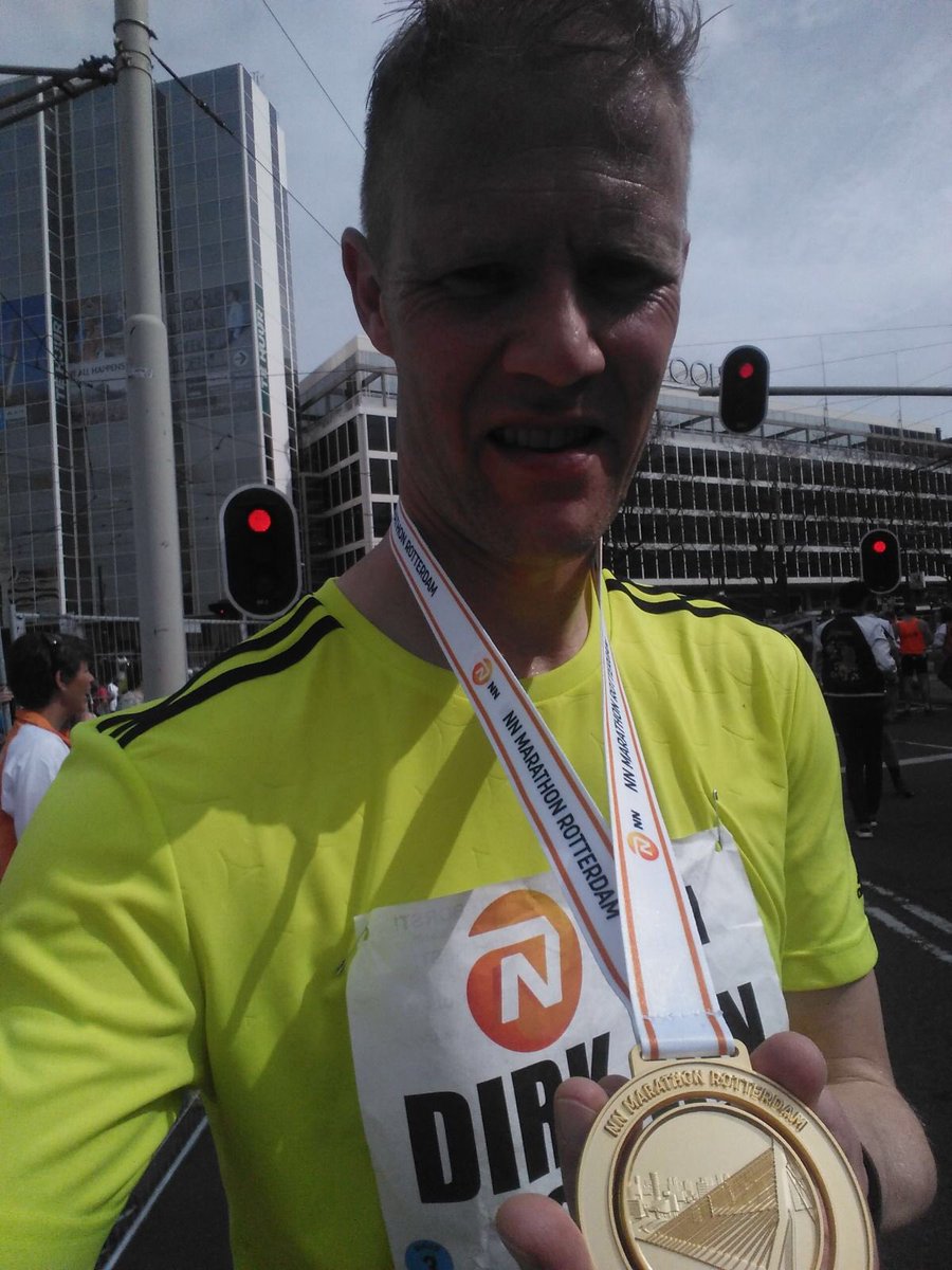 FCMeppel's tweet photo. Na maanden van training heeft onze @DirkJanvdMeulen de Marathon van Rotterdam uitgelopen! In 4.10 uur kwam hij na meer dan 42 kilometer hardlopen over de finish! Gefeliciteerd met deze geweldige prestatie! #MR2018 #plezier #prestatie https://t.co/uilj5gNtnU