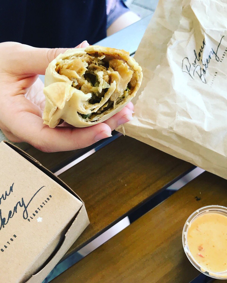 The new Cuban empanada from <a href="/Parlourvegan/">PARLOUR VEGAN BAKERY®</a>! It's so flavorful! I always love the sauces for the empanadas 😍 go try it! #vegan #veggie #veganfood #foodie #foodporn #veganlife #veganfoodshare