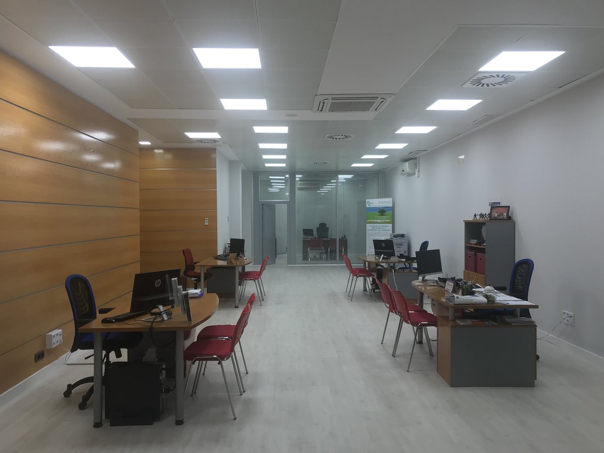 Estimados clientes y amigos, nos complace comunicarles que mañana  lunes 9/4/18 inauguramos nuestras nuevas instalaciones en Calle Canonigo, número 57 de Dos Hermanas ( Sevilla ), donde estaremos a su disposición. Gracias por seguir confiando en nosotros.