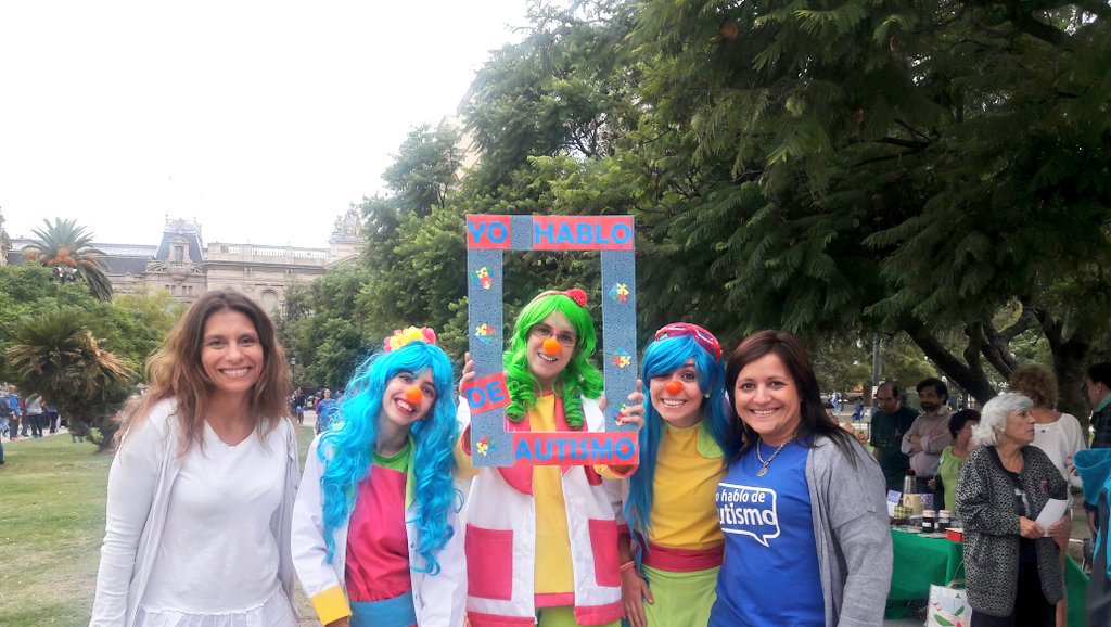 lupendino's tweet photo. #HablemosDeAutismo Hermosa tarde en la Plaza Rivadavia. Veni a disfrutar!!💙💙💙 @hector_gay @nicovitalini @SoleMonardez https://t.co/0H48caFxBy