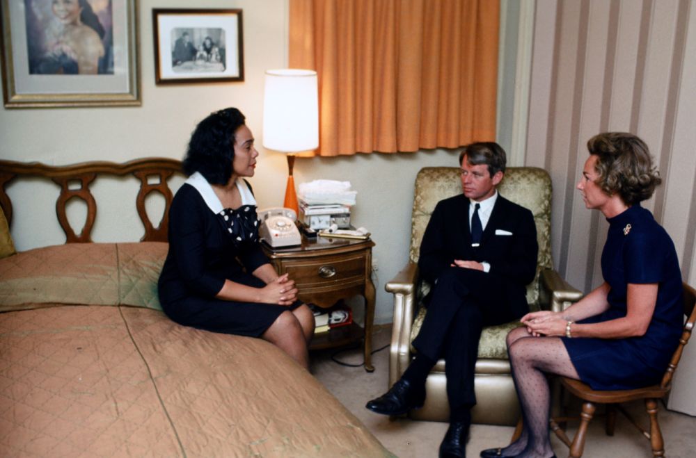 RFK50th's tweet photo. RFK &amp; Ethel are comforting Coretta Scott King, who asks RFK to persuade Jackie Kennedy to attend the funeral tomorrow. RFK later calls her and convinces her to come. #TDIH #RFK50 #MLK50 https://t.co/RImpE5IRoG