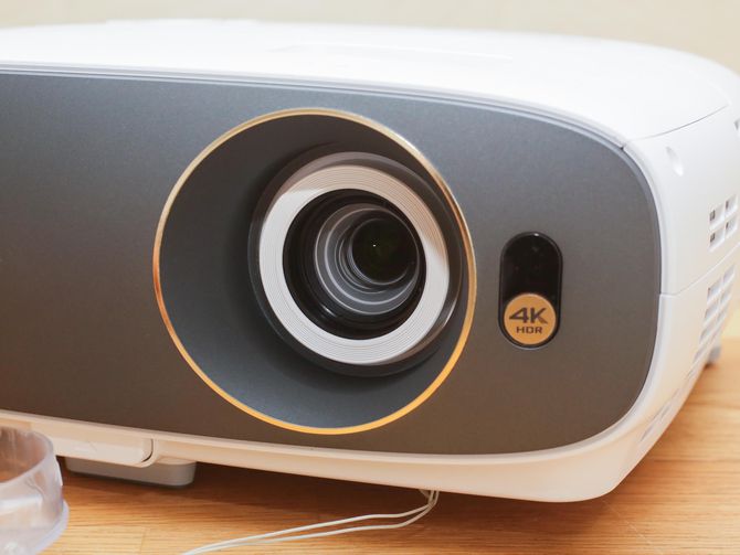 CNET's tweet photo. Why can't home projectors do good HDR? https://t.co/KpngB5z7X8 https://t.co/sRqAxSUqj8