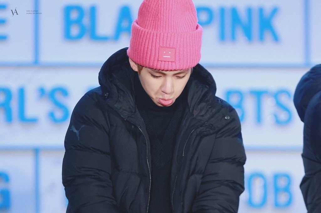 taehyung wore this cute pink beanie 