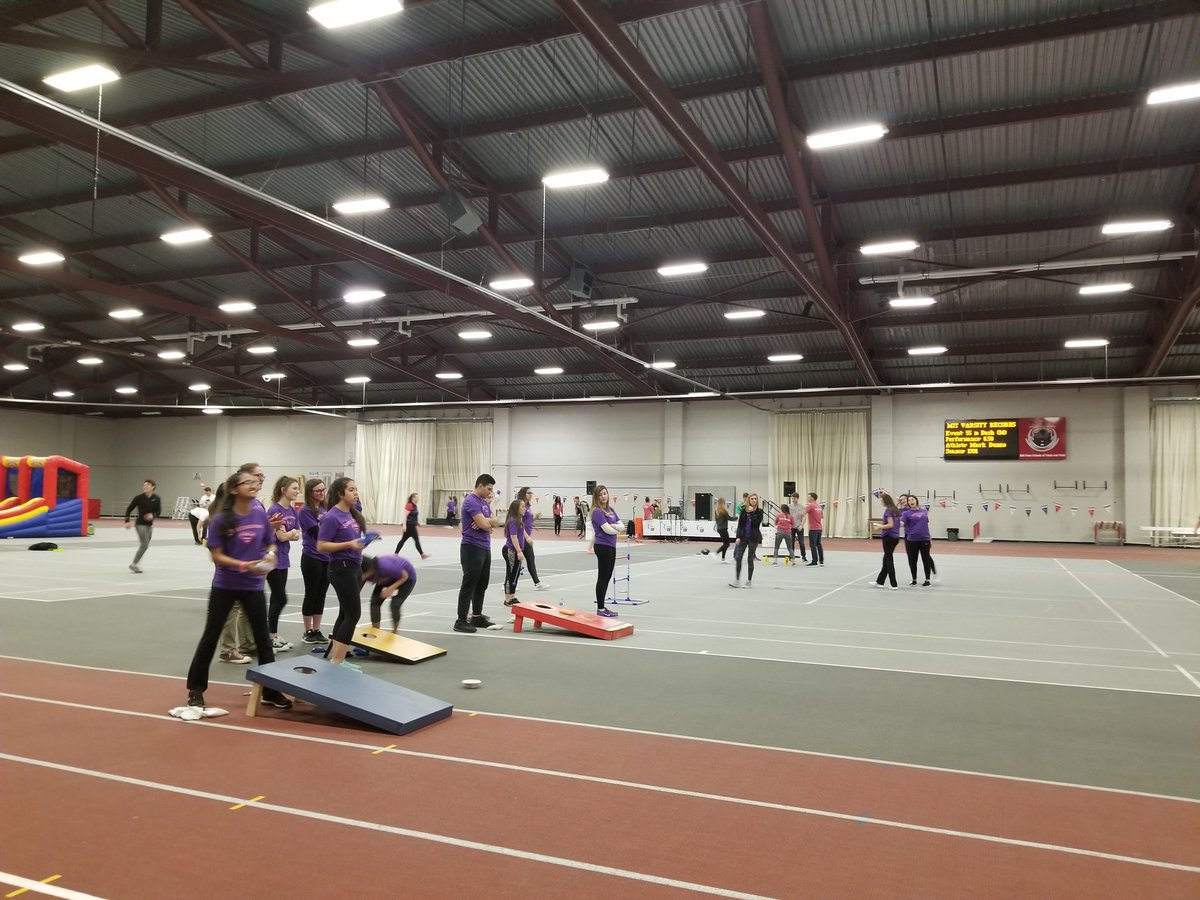 MLeeEngTchr's tweet photo. Game breaks @RelayForLife with @SaugusNHS https://t.co/hDjQY5BsAc