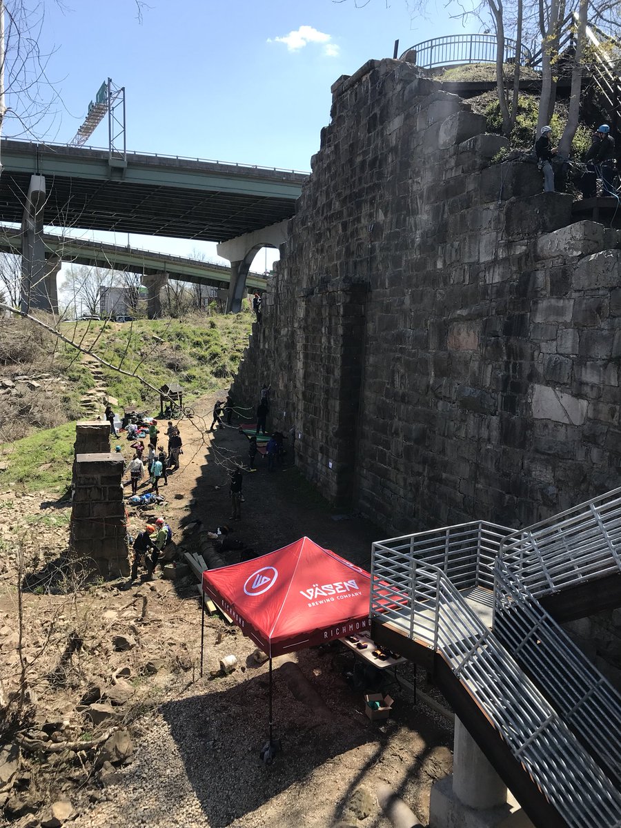 ZSandersPR's tweet photo. [8] VCU’s Outdoor Adventure Program is an extracurricular club which offers activities such as rock-climbing, kayaking, mountain biking, and more! Sign up using the MyRecSports portal online. #TwitterScavengerHunt #MASC336 https://t.co/MDbCH4Mk0H