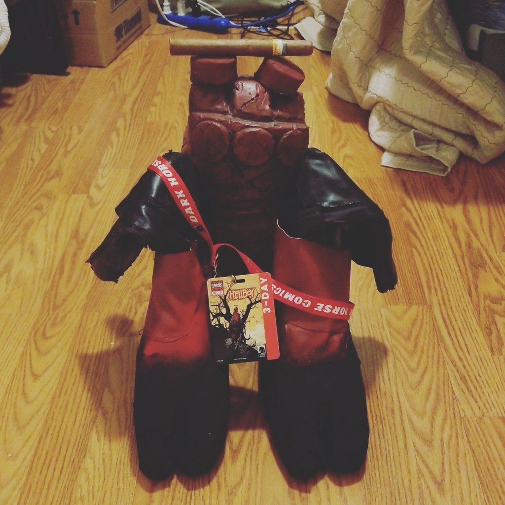 BratWonder's tweet photo. @Ironmely I have more pics on my IG! It's crown__of__laurels https://t.co/wkX6Z83p7R