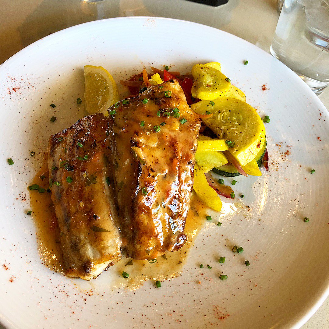 johnrdolan4's tweet photo. 2/2 #EatRunMS #lunch #delicious #food #foodie #instafood #DoGoodMS #RunForLily #run #running #potholerunners #marathon #marathontraining #runner #happyrunner #altrarunning #chaseadventure @FleetFeetMS @AltraRunning @swiftwick @GarminFitness https://t.co/z9oTcsEBxh