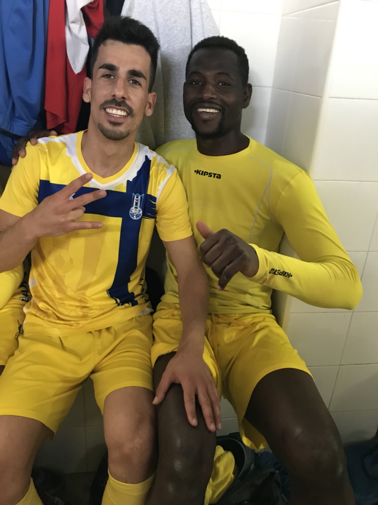 lolomoreno9's tweet photo. Hoy toca un empate 2-2  en un campo muy complicado para jugar con un equipo directo, lo mas importante seguimos vivos por nuestro objetivo @HuevarCF  💪🏻 hoy tu gol muy importante @kabasara2 https://t.co/55NJGAVNB3