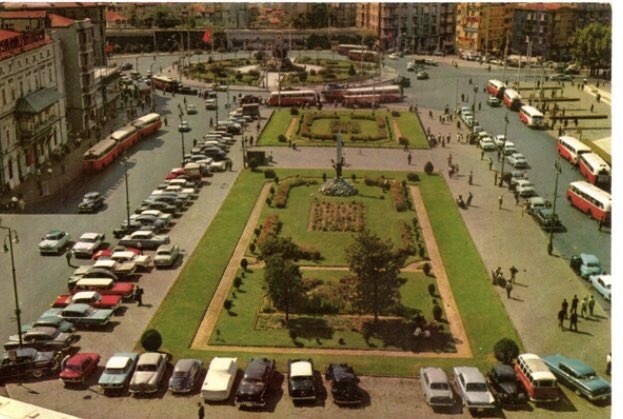 tokcem's tweet photo. Seneye yerel seçim yaparlarsa, bu iğrenç beton görüntüsünün mimarlarına yine oy verip, belediye başkanı seçecek nice kütleler var... https://t.co/CCiYFYePQ9