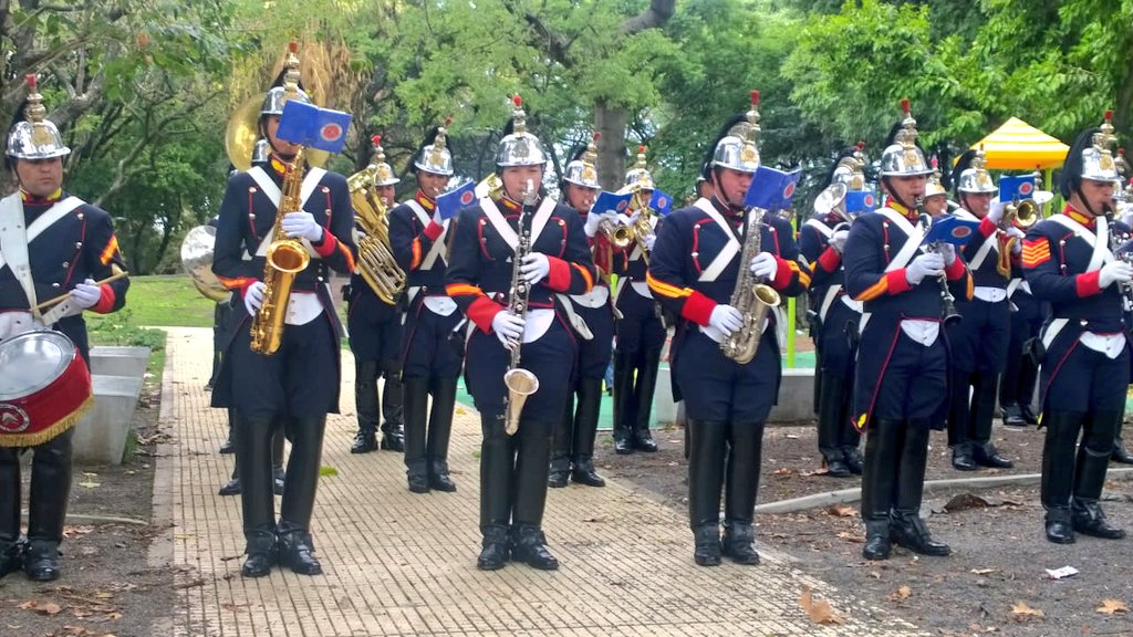 NicolasSoutoN22's tweet photo. El #5DeAbril fue el 200 aniversario de la #BatallaDeMaipú, que bajo las órdenes del General #JoséDeSanMartín liberó por completo a #Chile. #Hoy a la mañana los #Granaderos lo recordaron en la Plaza #Giorello de #SantosLugares (Sabattini y #Cuelli). https://t.co/Y5mMiVix5P