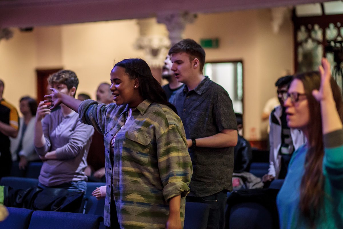 AliveLincoln's tweet photo. It was a fantastic morning with Jack Groblewski speaking on personal encounters and Divine Appointments. Just want to give a big shout out to our Worship & Tech Teams who serve each week we really appreciate you. #personalencounters #countyourselfalive https://t.co/KefzKsCR3E