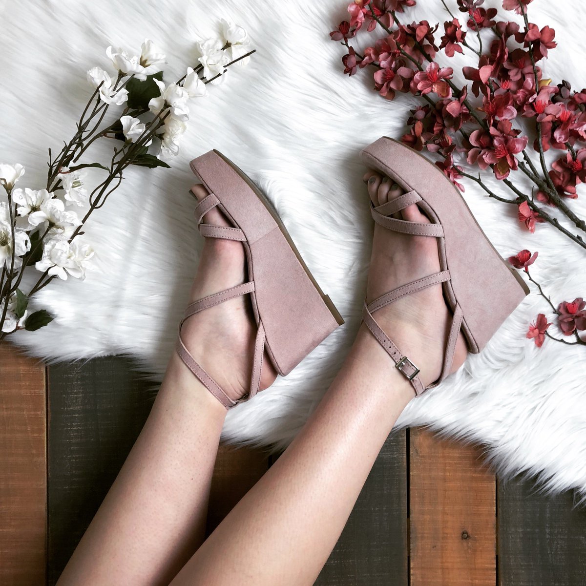 laughnlisa's tweet photo. Keiko wedge from @justfabonline. Perfect for spring. #sotd #justfabit #wedges #shoes https://t.co/S23EKGC8I1