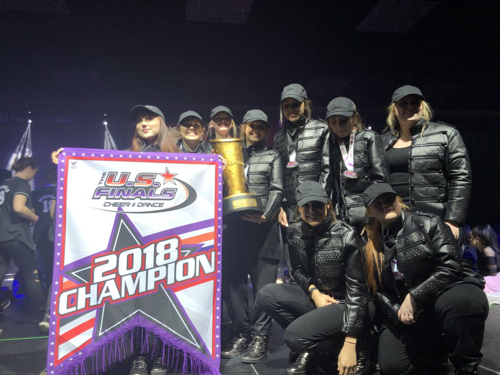 theusfinals's tweet image. Crowning #USFinals18 Champions in our dance divisions tonight! They’re taking home the #whitejacket &amp;amp; advancing to The Champions Challenge! ✨☺️👏🏻