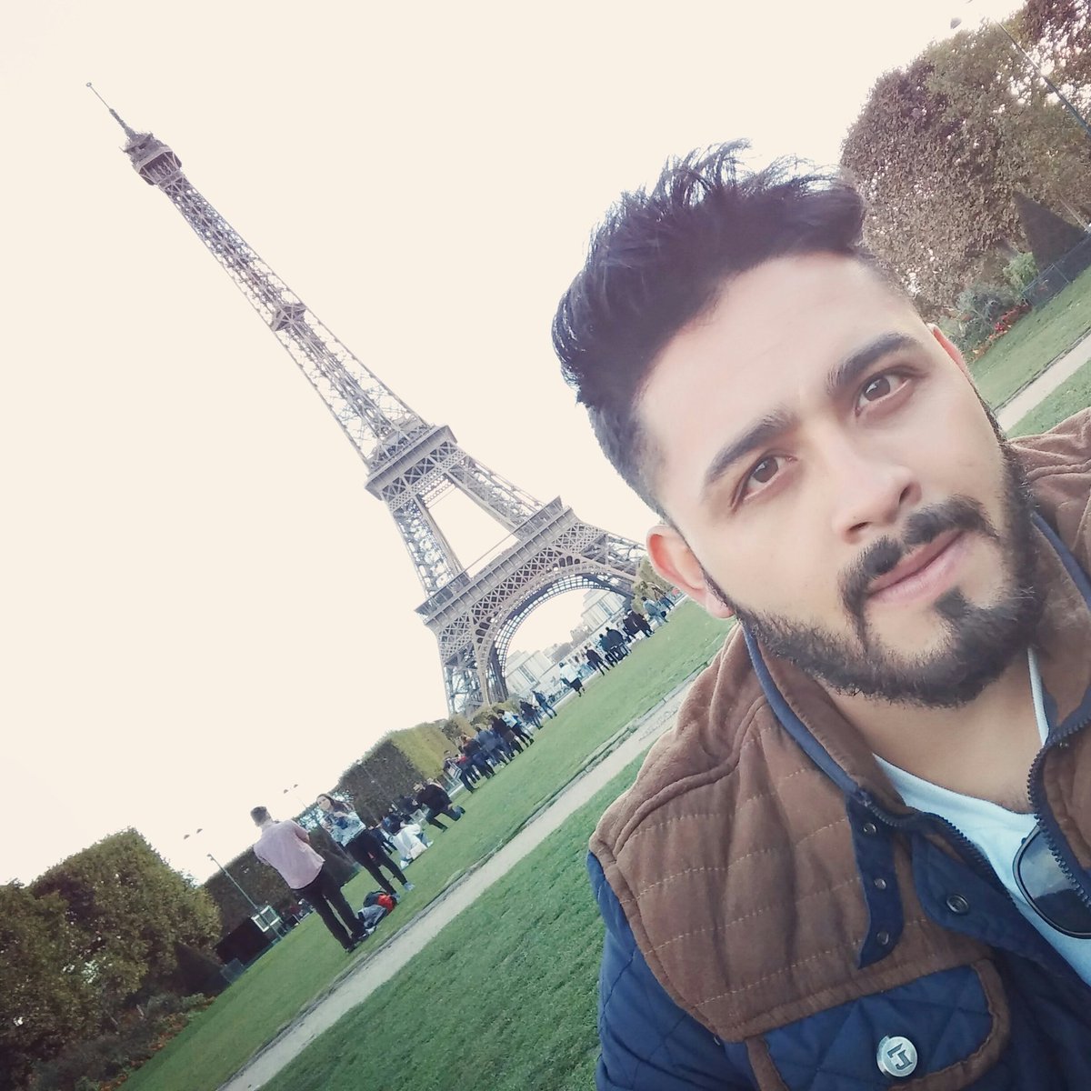 Eliuthgiles's tweet photo. #NuevaFotoDePerfil https://t.co/X7k8cSbWef