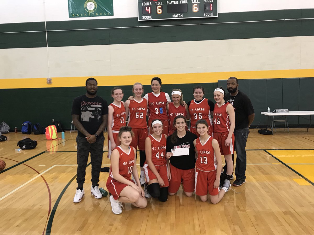 BJDunbar10's tweet photo. First tournament of the year, 1st place! Great job all weekend ladies. Itβs gonna be a fun season! #NextLevelEclipse https://t.co/ncmGIVvhWg