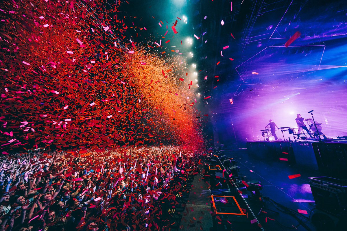 odesza's tweet photo. 🎇🎆 https://t.co/DuCmWO4EnY
